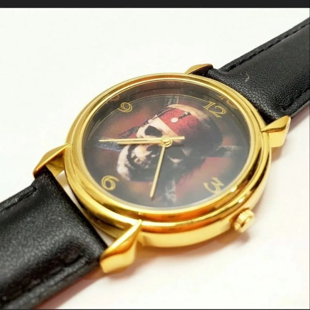 Limited Edition Pirates of the Caribbean Watch Leather NIB Disney. Special edit